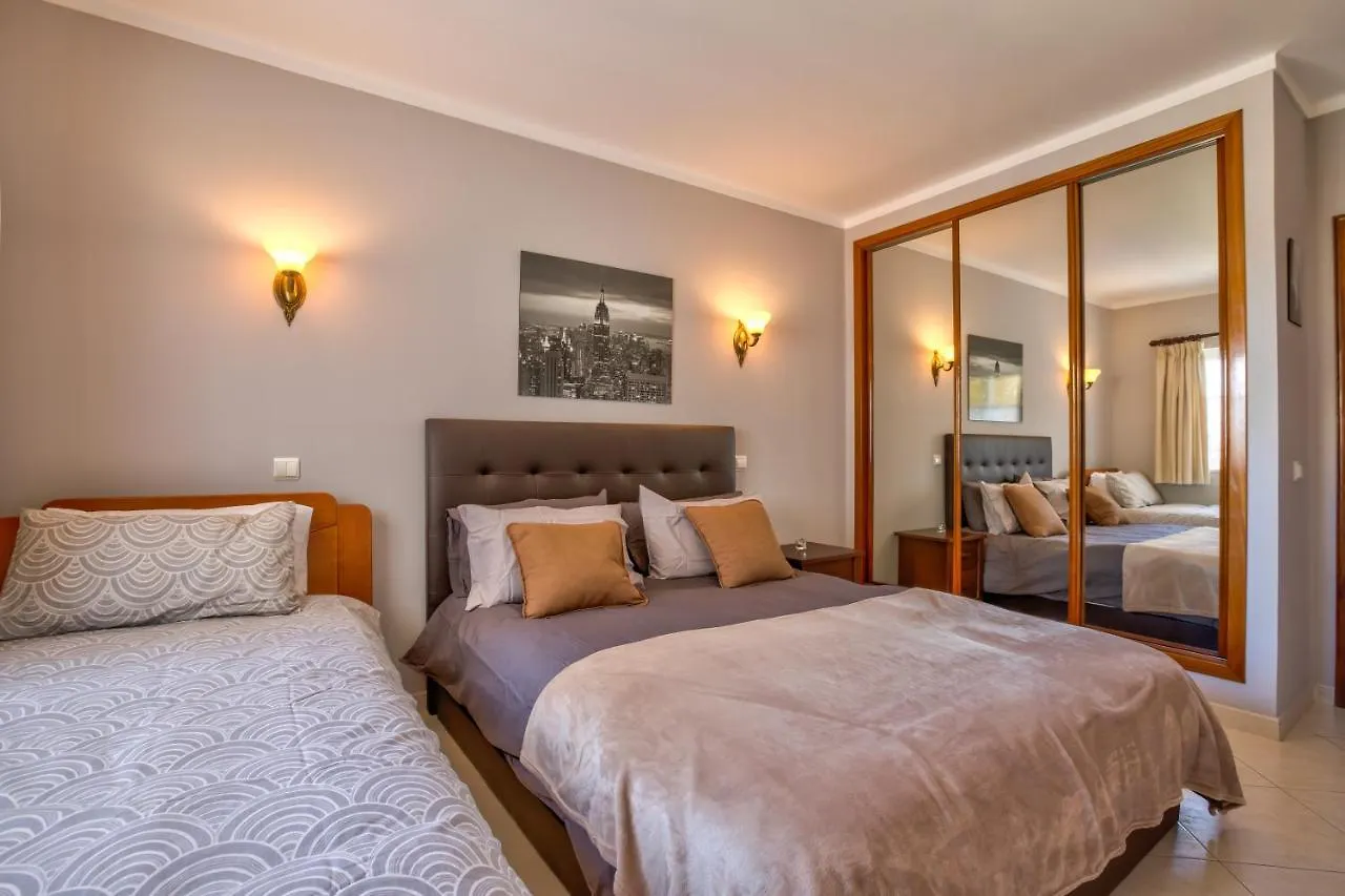 2 Bedroom Apartment With Pool In Vila Marachique, Alvor